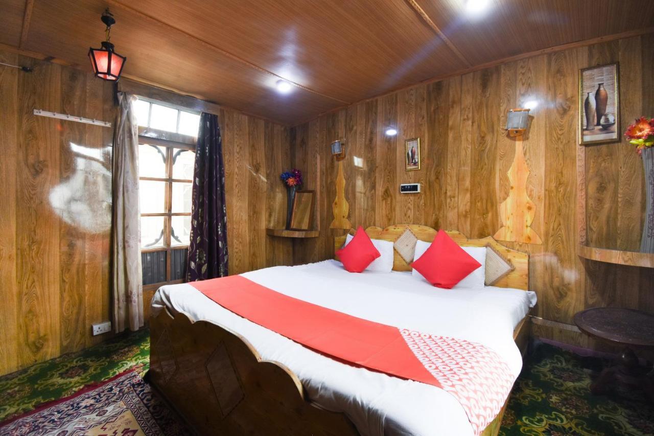 فندق Srīnagarفي  Oyo 66637 Merlin Group Of Houseboats المظهر الخارجي الصورة