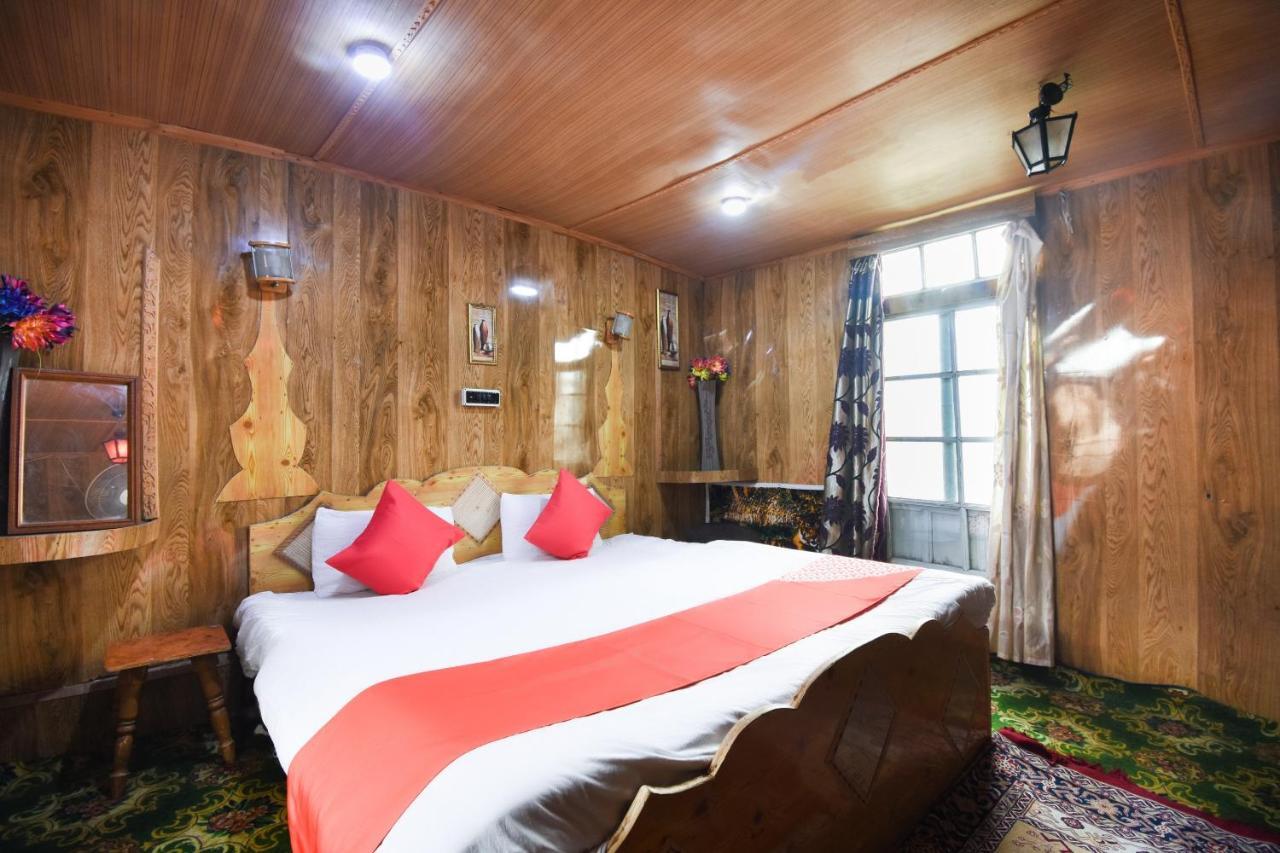 فندق Srīnagarفي  Oyo 66637 Merlin Group Of Houseboats المظهر الخارجي الصورة
