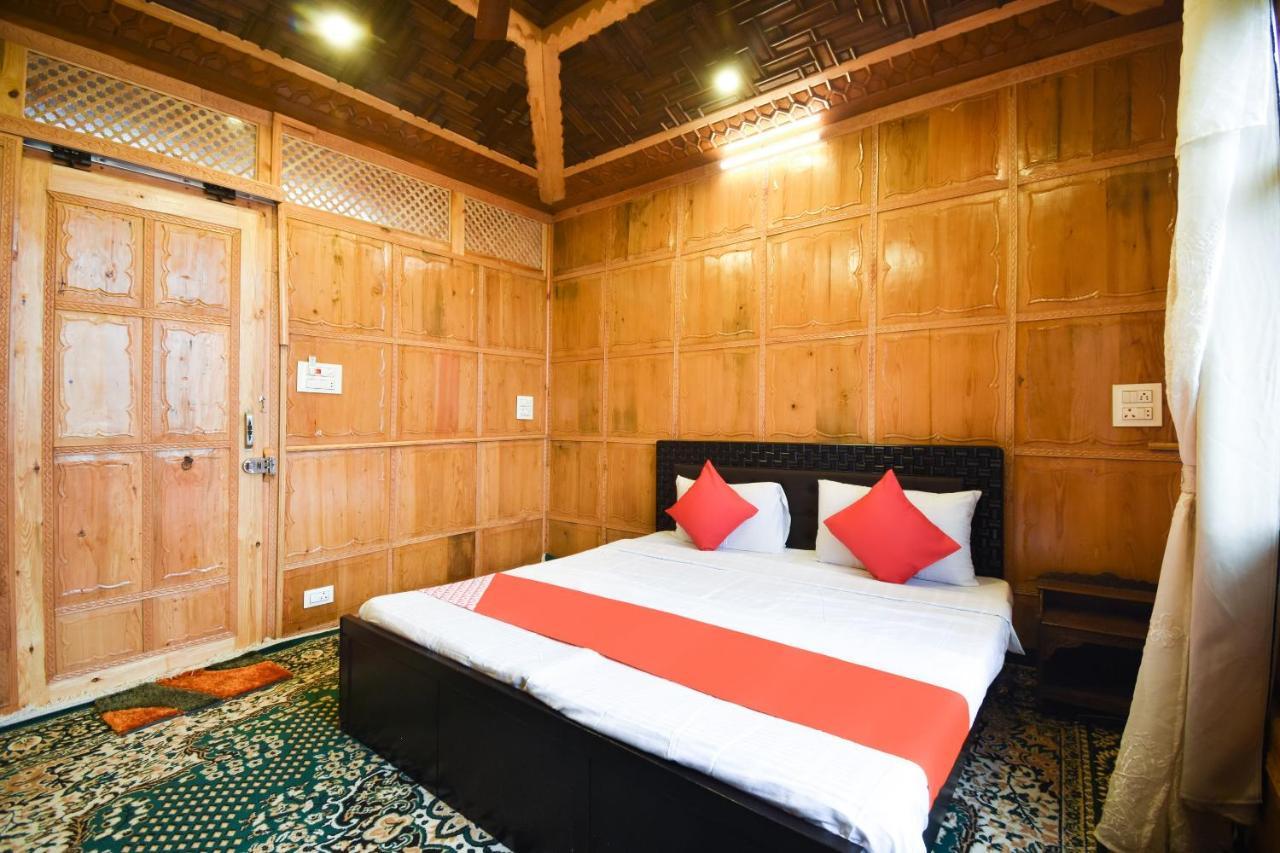 فندق Srīnagarفي  Oyo 66637 Merlin Group Of Houseboats المظهر الخارجي الصورة