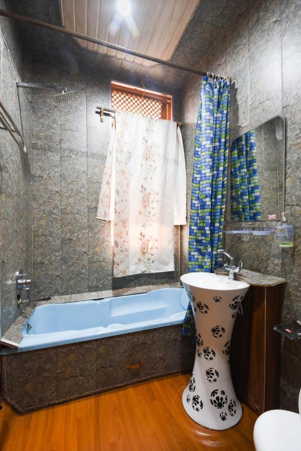 فندق Srīnagarفي  Oyo 66637 Merlin Group Of Houseboats المظهر الخارجي الصورة