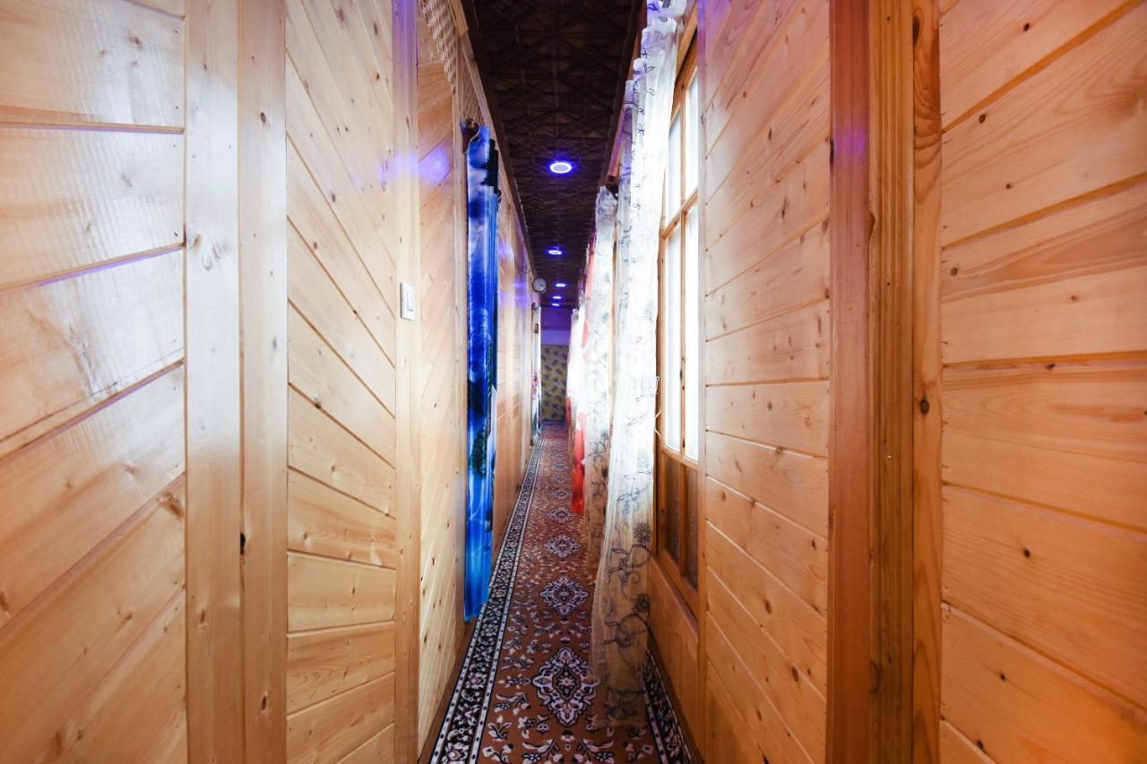 فندق Srīnagarفي  Oyo 66637 Merlin Group Of Houseboats المظهر الخارجي الصورة